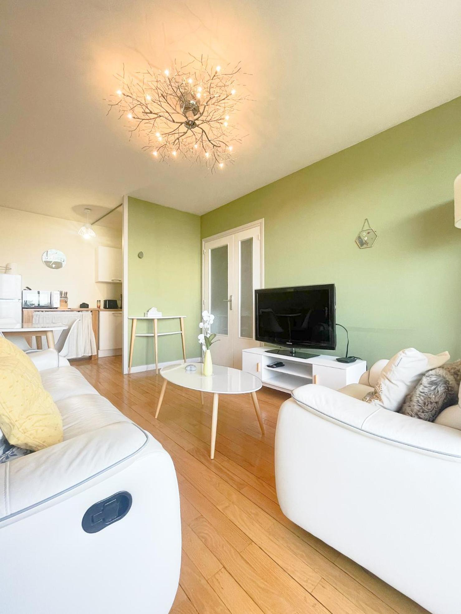Appartement Spacieux Avec Balcon Bourg-en-Bresse Exterior foto