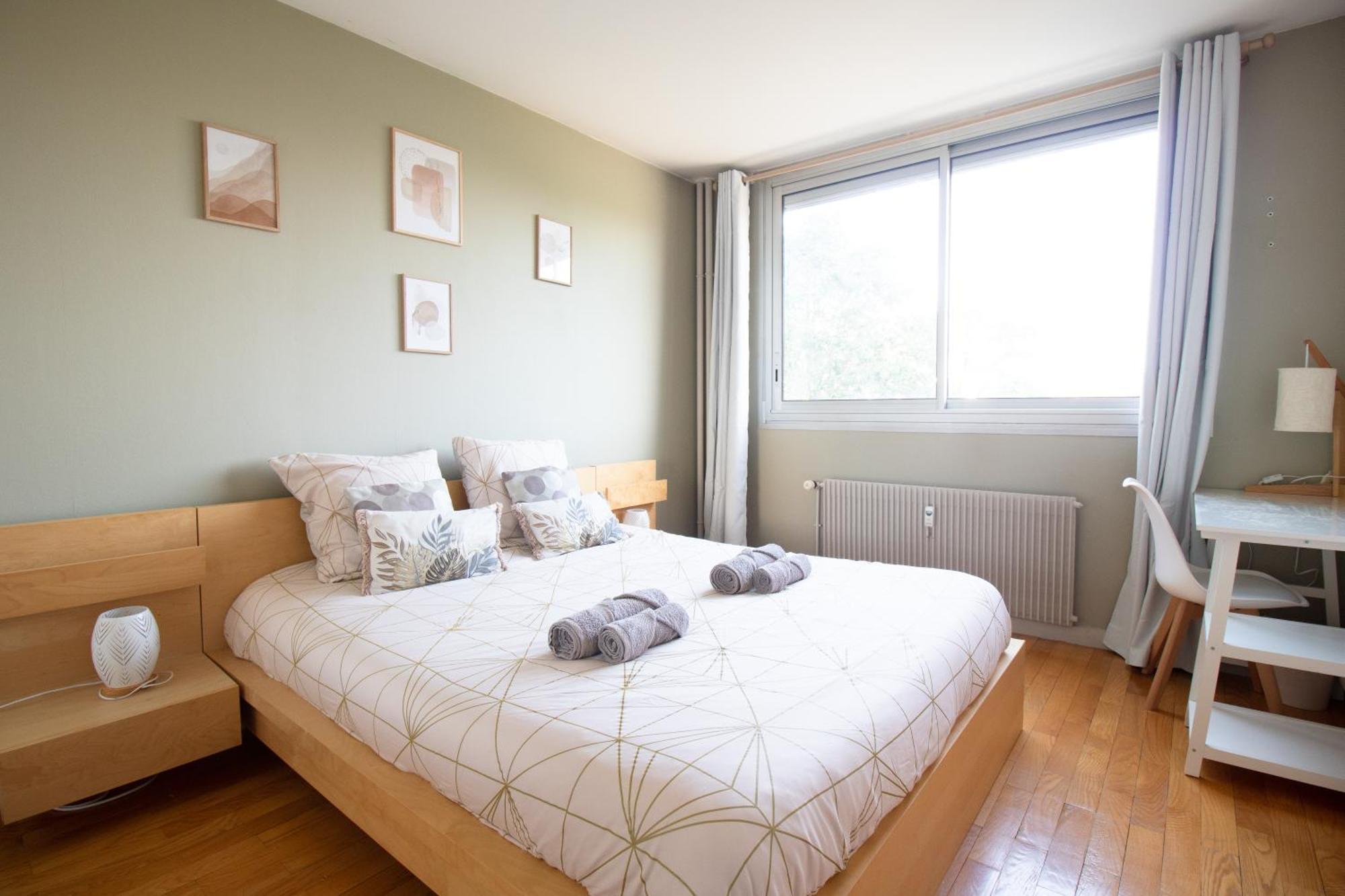 Appartement Spacieux Avec Balcon Bourg-en-Bresse Exterior foto