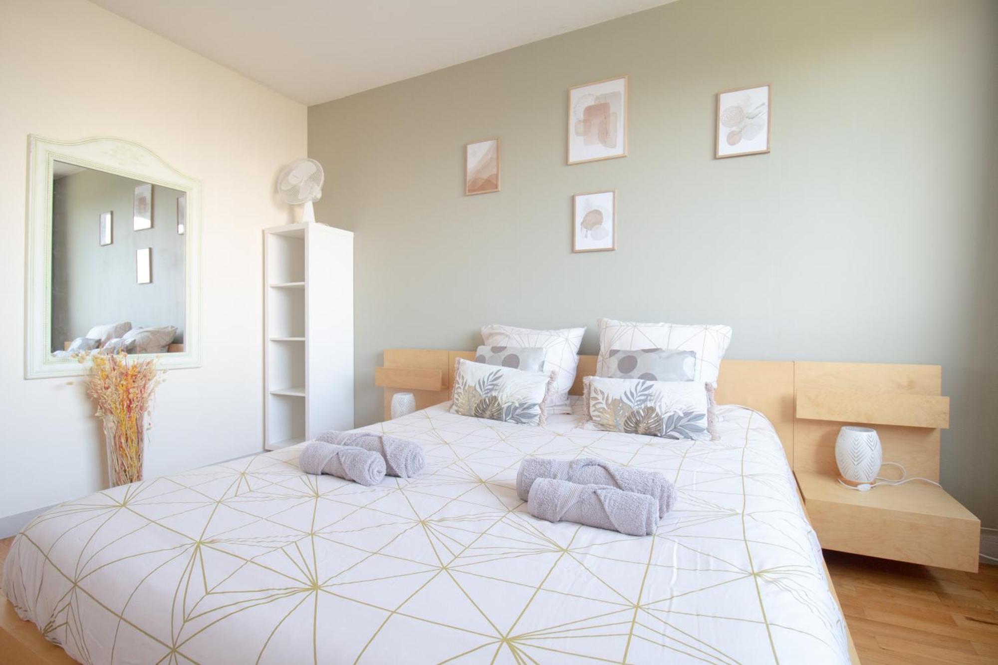 Appartement Spacieux Avec Balcon Bourg-en-Bresse Exterior foto