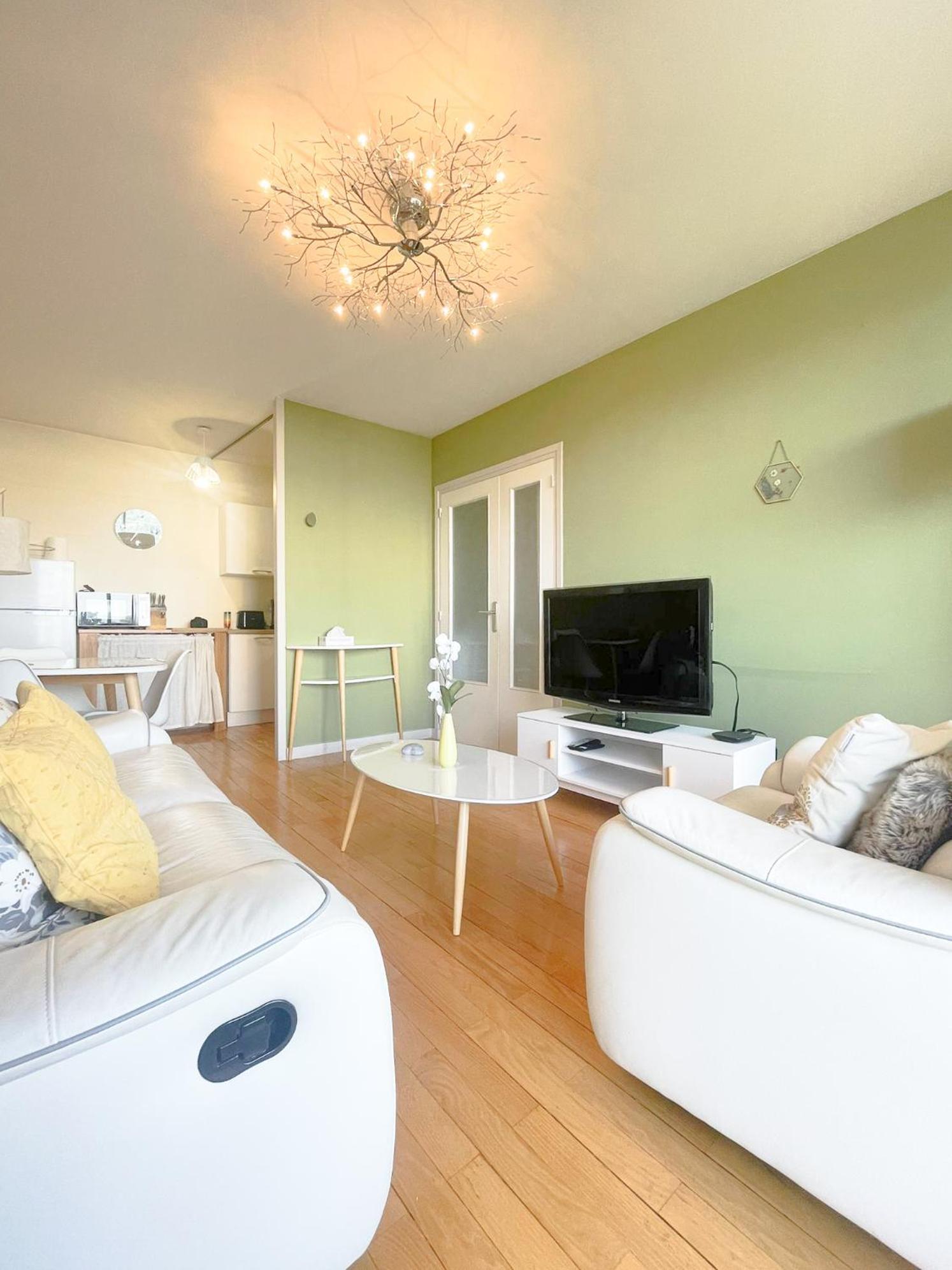 Appartement Spacieux Avec Balcon Bourg-en-Bresse Exterior foto